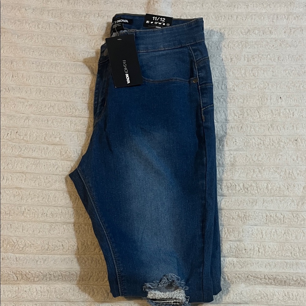Fashion Nova Women's Blue Distressed Skinny Jeans